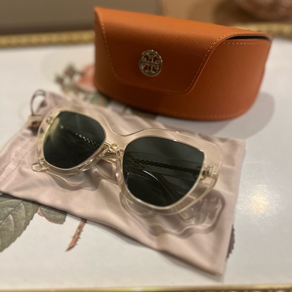 Tory Burch Clear and Green Sunglasses - Picture 5 of 12